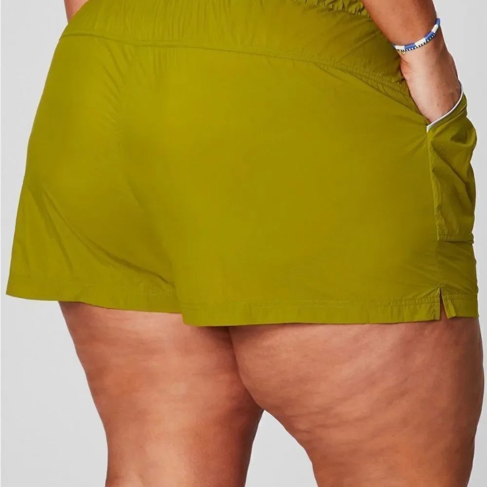 Fabletics Ultra High-Waisted Piped Nylon Short - Picture 2 of 7
